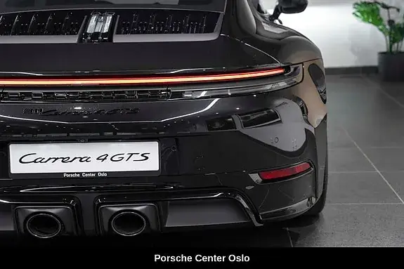 Porsche 911 Carrera 4 Gts 2026 photo 5
