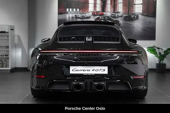 Porsche 911 Carrera 4 Gts 2026 photo 4