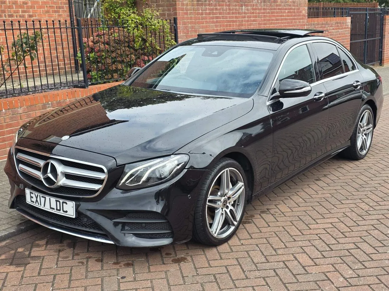 Mercedes-Benz E-Class 2017 photo 2