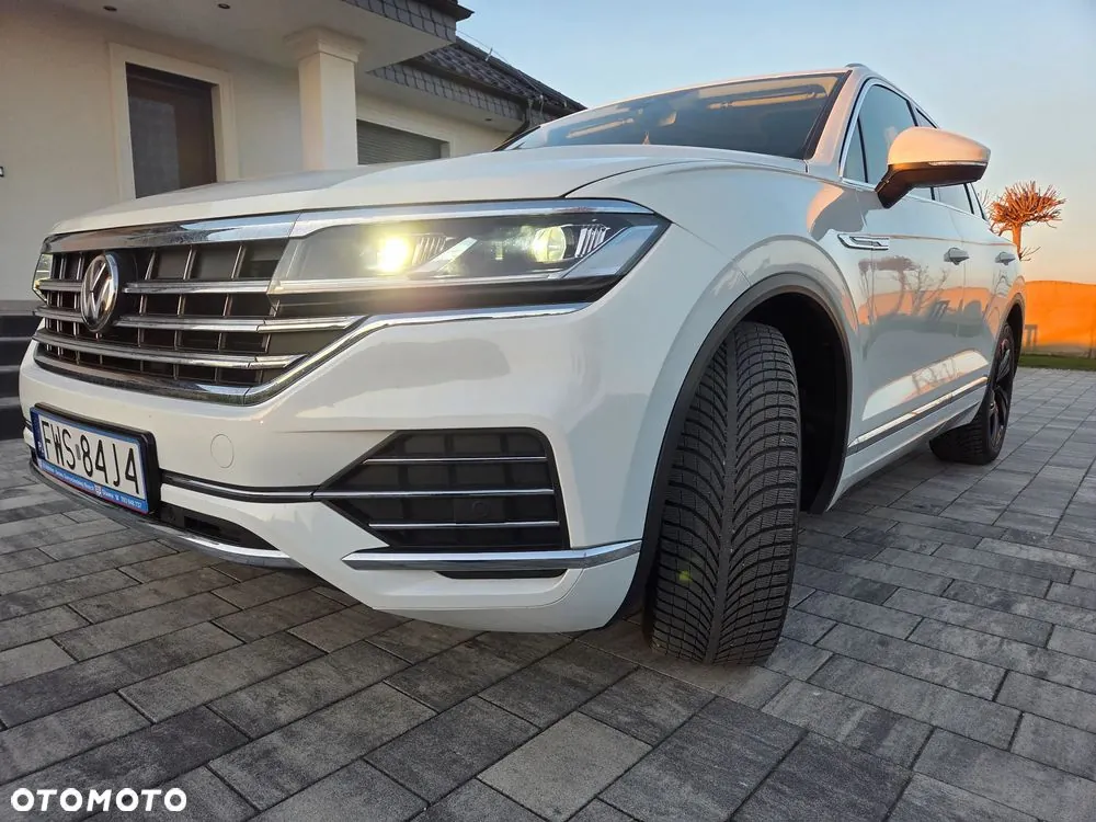 Volkswagen Touareg 2019 photo 2