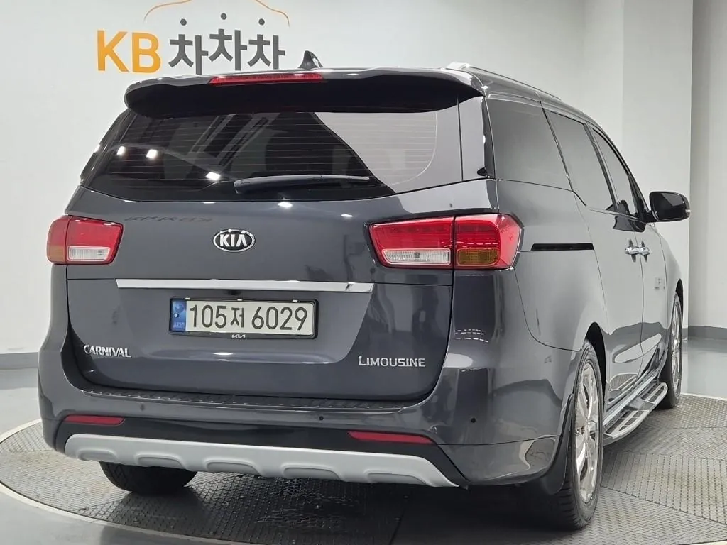 Kia Carnival 2016 photo 3