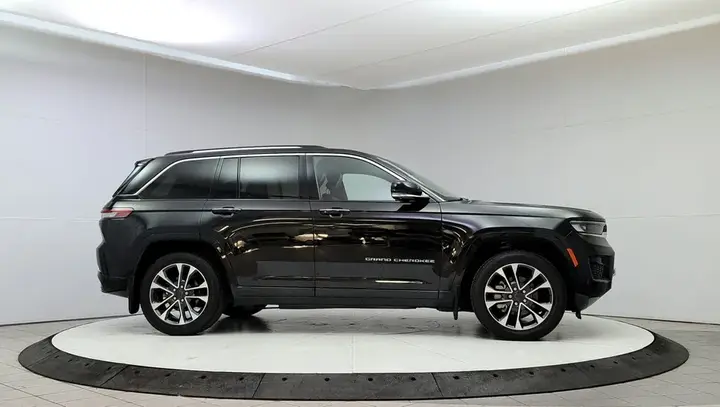 Jeep Grand Cherokee 2023 photo 2