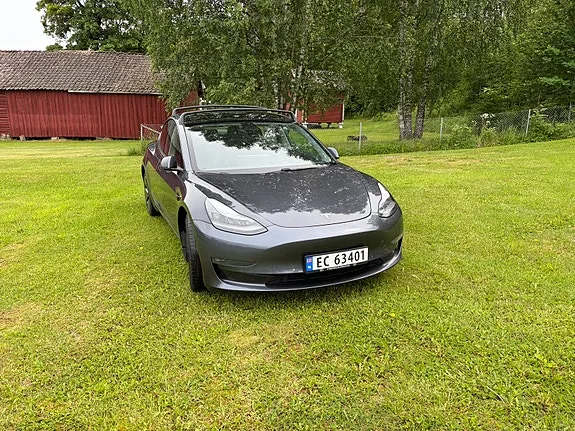 Tesla Model 3 2021 photo 2