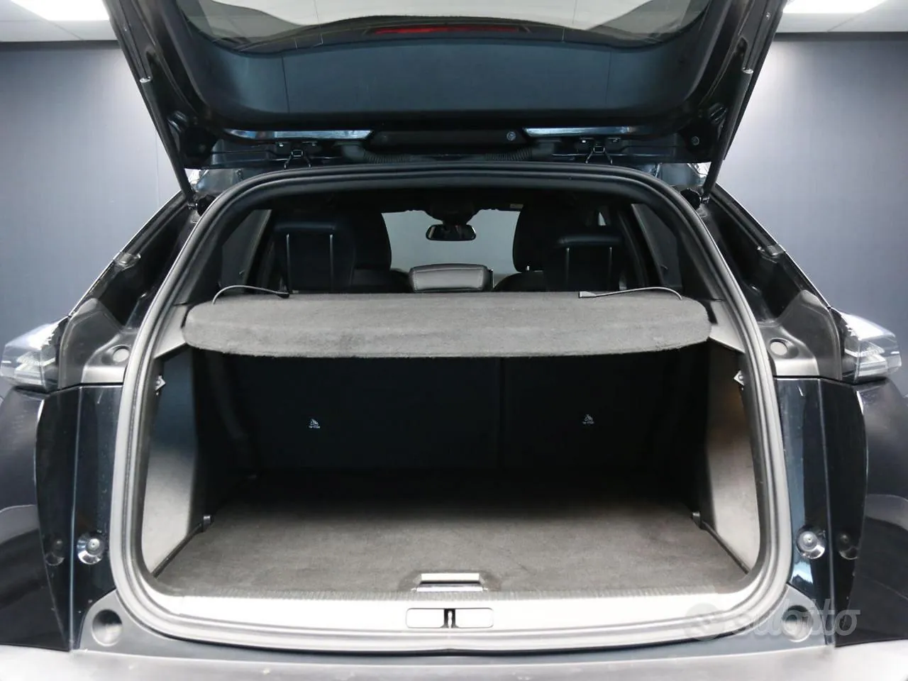 Peugeot 2008 2024 photo 5