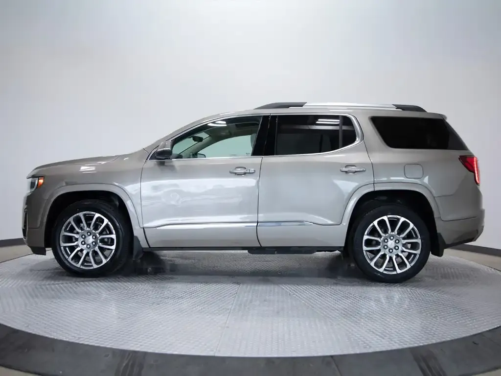 GMC Acadia 2023 photo 2