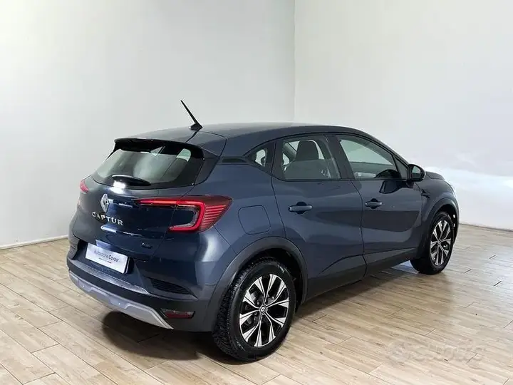 Renault Captur 2023 photo 4