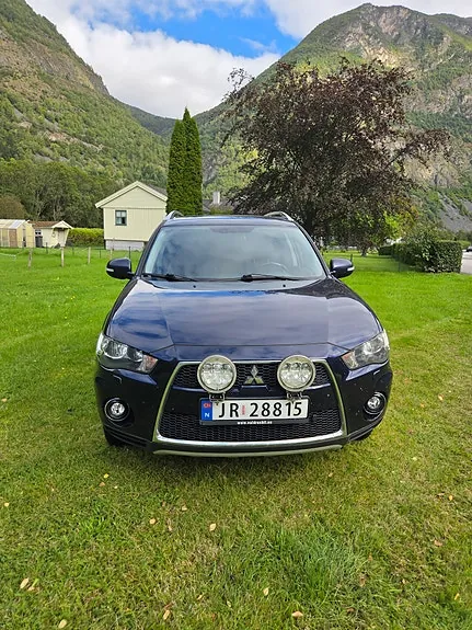 Mitsubishi Outlander 2010 photo 2