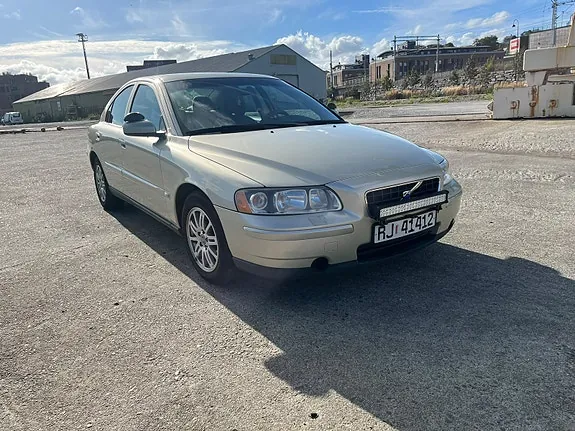 Volvo S60 2005 photo 2