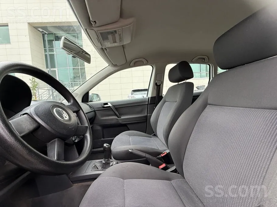 Volkswagen Polo 2003 photo 2