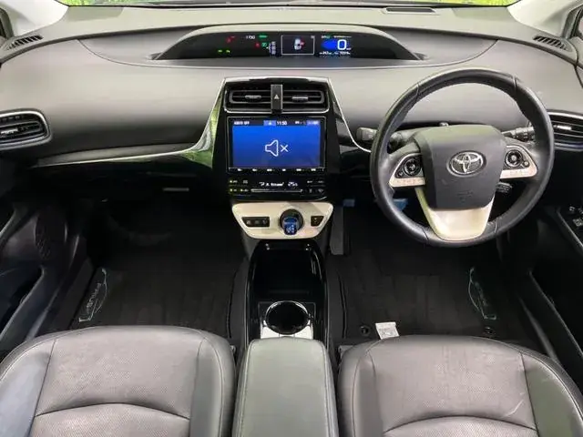 Toyota Prius 2018 photo 2