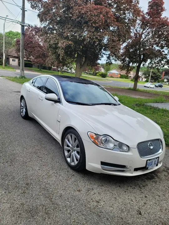 Jaguar Xf 2010 photo 3