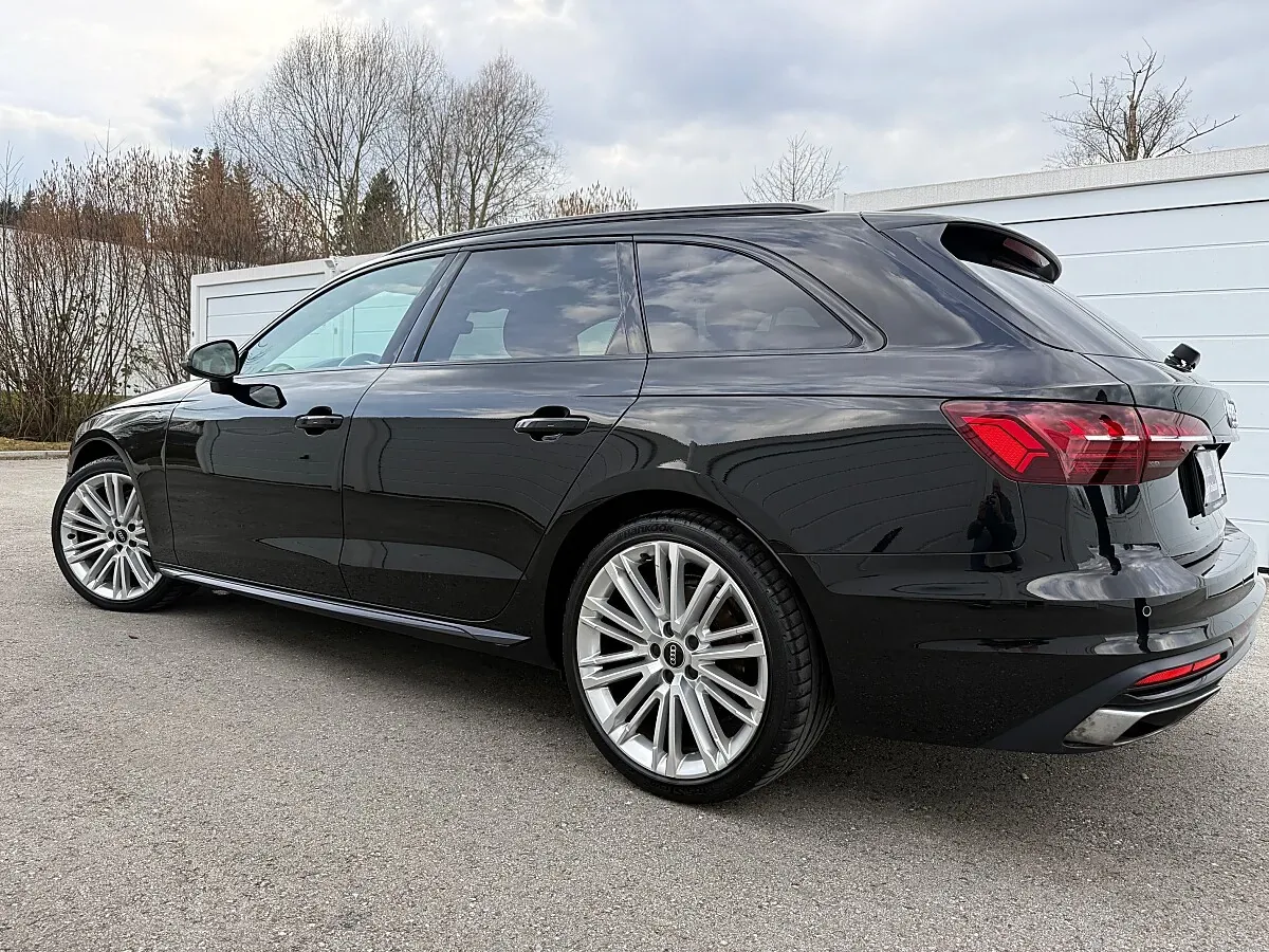 Audi A4 2022 photo 2