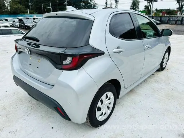 Toyota Yaris X 2022 photo 4