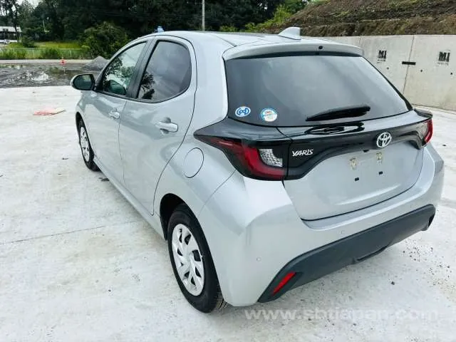 Toyota Yaris X 2022 photo 3