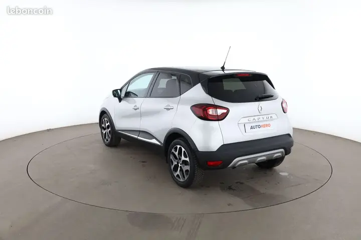 Renault Captur 2018 photo 2