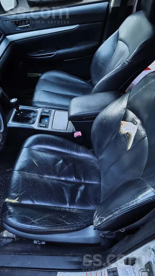 Subaru Outback 2010 photo 3