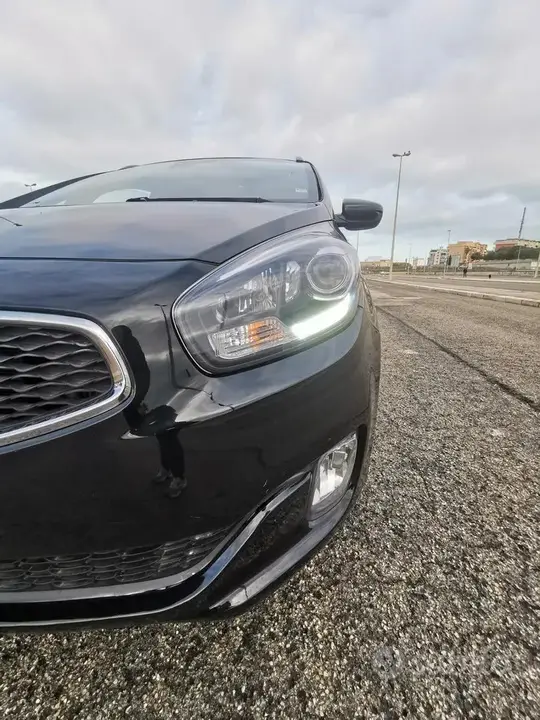 Kia Carens 2015 photo 4