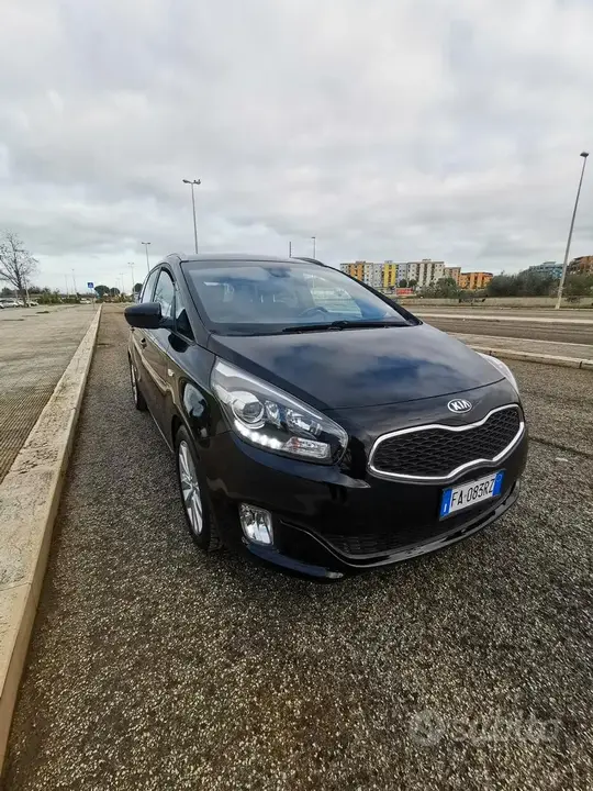 Kia Carens 2015 photo 3