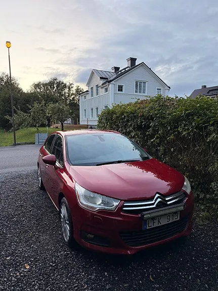 Citroen C4 2011 photo 2