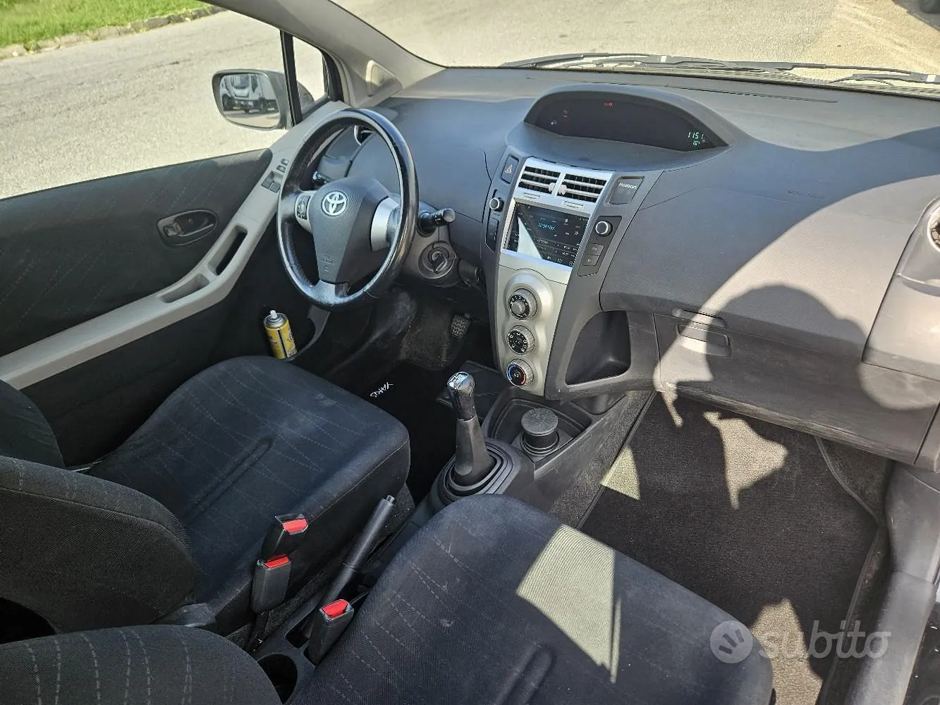 Toyota Yaris 2006 photo 2