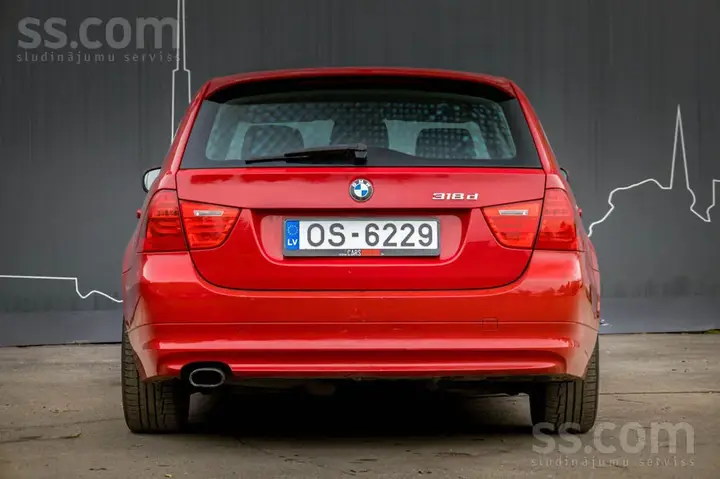 BMW 318 2009 photo 5