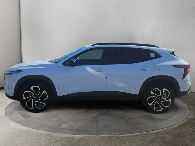 Chevrolet Trax 2026 photo 2