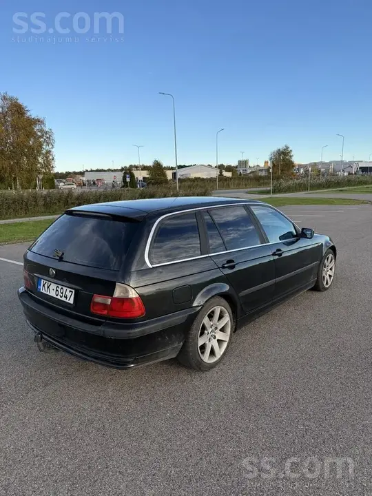 BMW 330 2003 photo 2