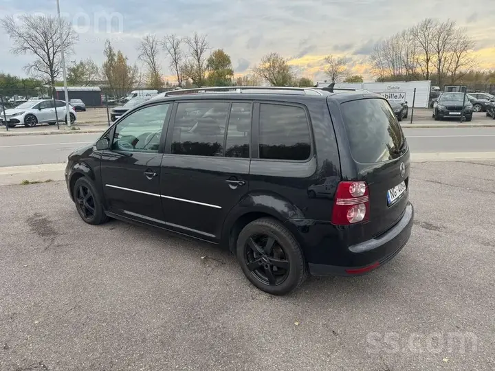 Volkswagen Touran 2008 photo 5
