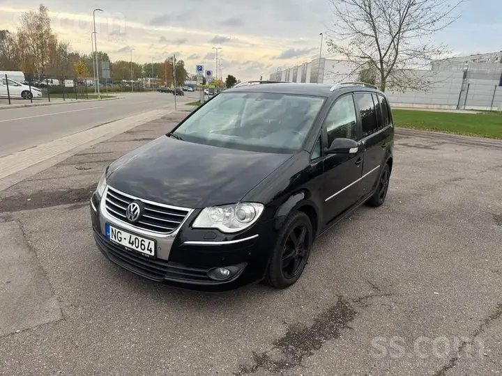 Volkswagen Touran 2008 photo 3