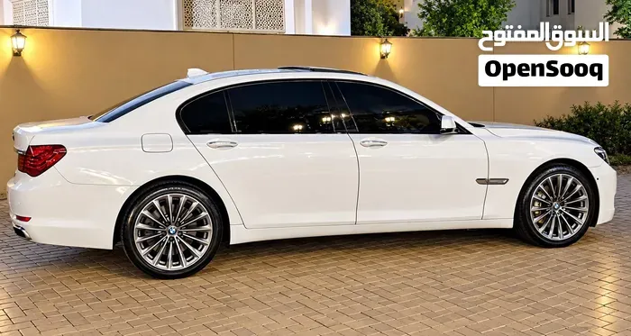 BMW 7 Series 2009 photo 2