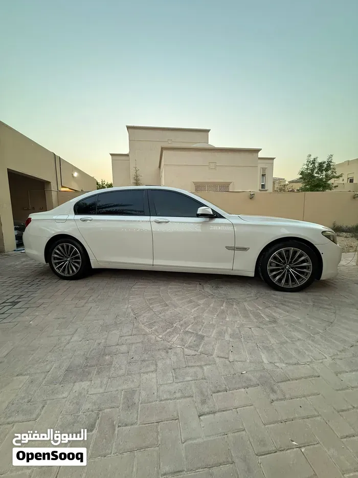 BMW 7 Series 2009 photo 3