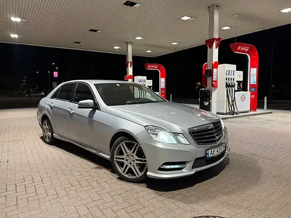 Mercedes-Benz E 200 D 2013 photo 2