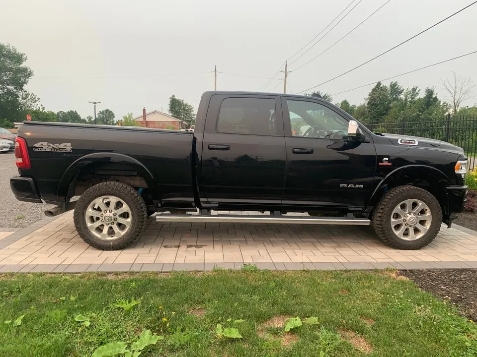 Dodge Ram 2500 Laramie 2022 photo 3