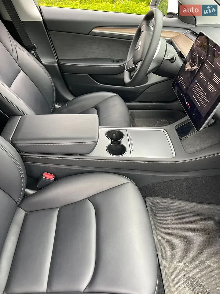 Tesla Model 3 2023 photo 5