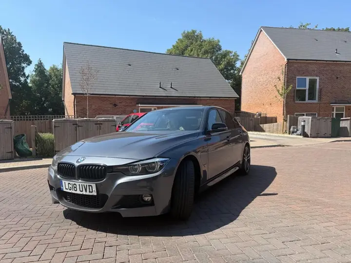 BMW 3 Series 2018 photo 5