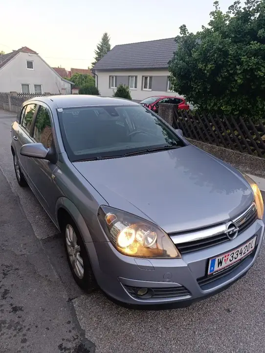 Opel Astra 2004 photo 2