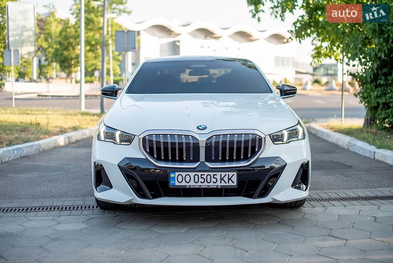 BMW 5 Series 2024 photo 4