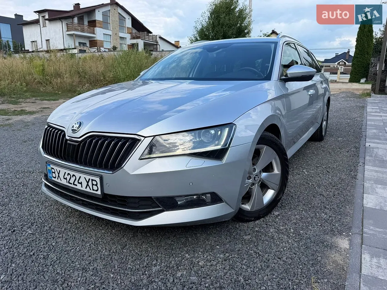 Skoda Superb 2017 photo 2