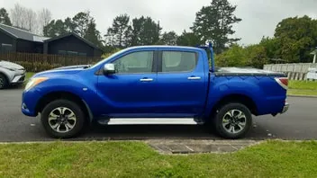 Mazda Bt-50 2012 photo 3