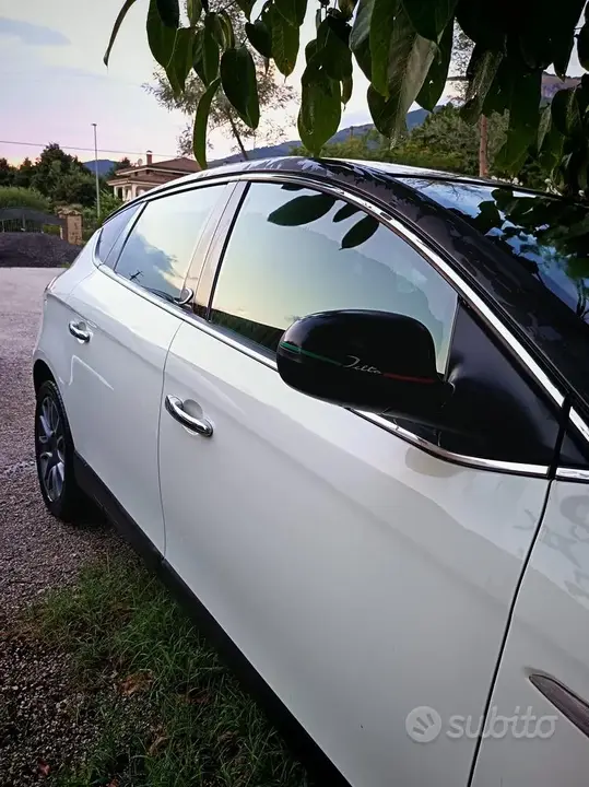 Lancia Delta 2010 photo 5
