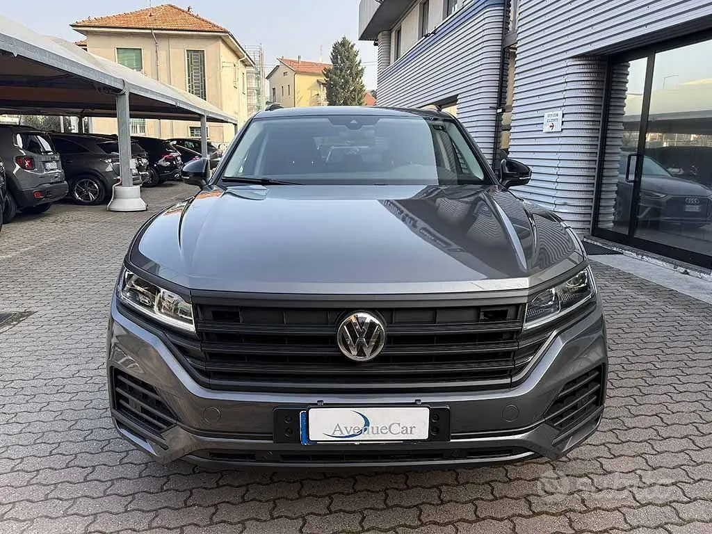 Volkswagen Touareg 2019 photo 2