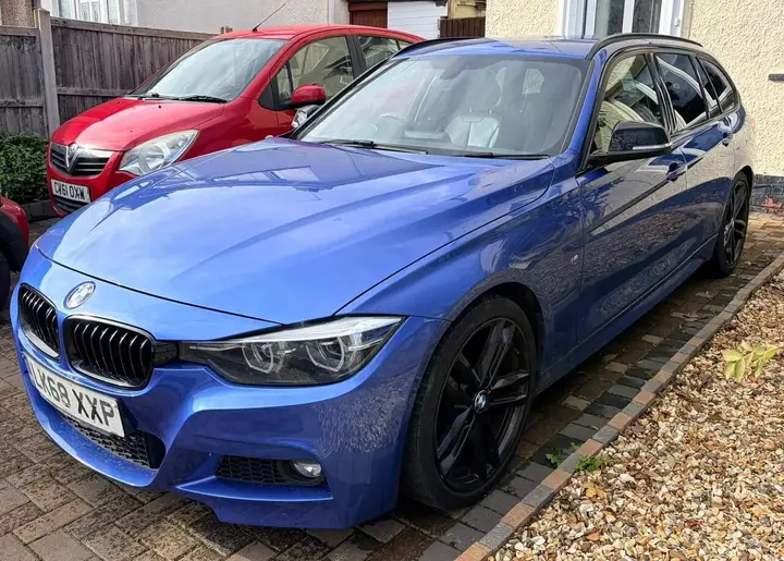 BMW 3 Series 2019 photo 2