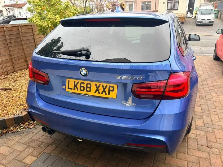 BMW 3 Series 2019 photo 4