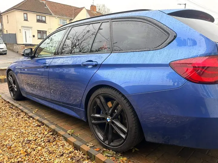 BMW 3 Series 2019 photo 3