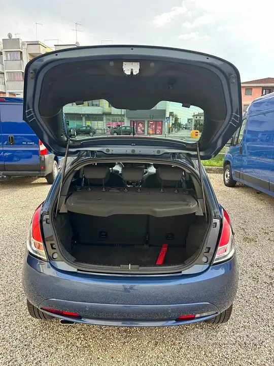 Lancia Ypsilon 2023 photo 4