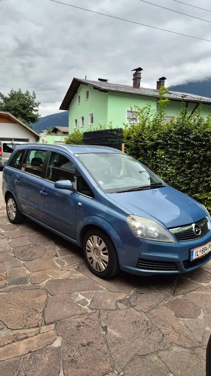 Opel Zafira 2007 photo 2