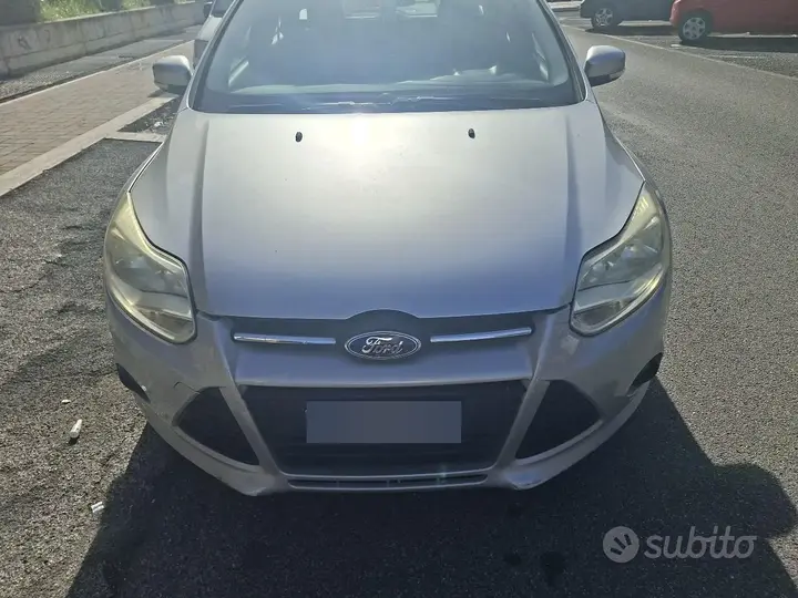 Ford Focus 2012 photo 2