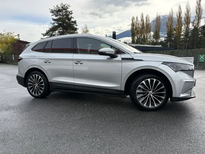 Skoda Enyaq 2023 photo 2