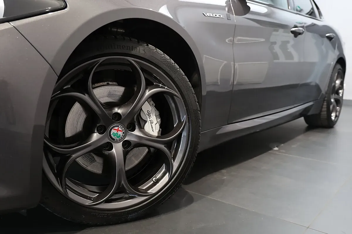 Alfa Romeo Giulia 2023 photo 3