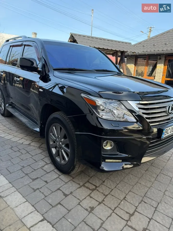 Lexus Lx 2011 photo 2